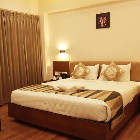 ホテル Malabar Residency カンヌール エクステリア 写真