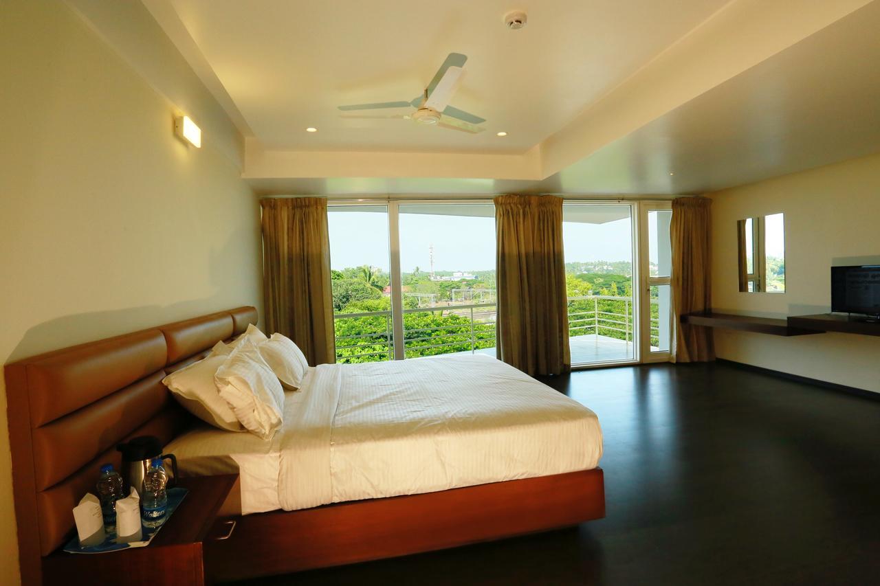 ホテル Malabar Residency カンヌール エクステリア 写真