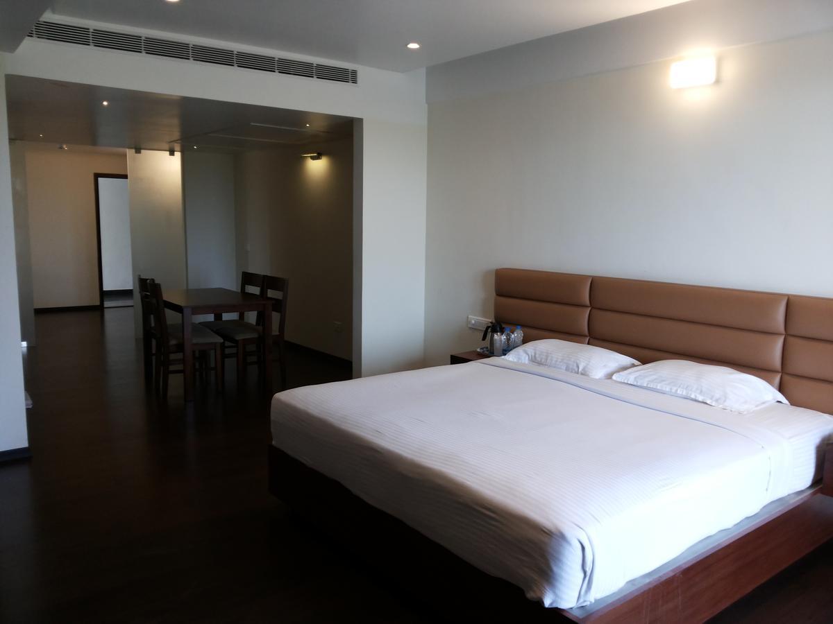 ホテル Malabar Residency カンヌール エクステリア 写真