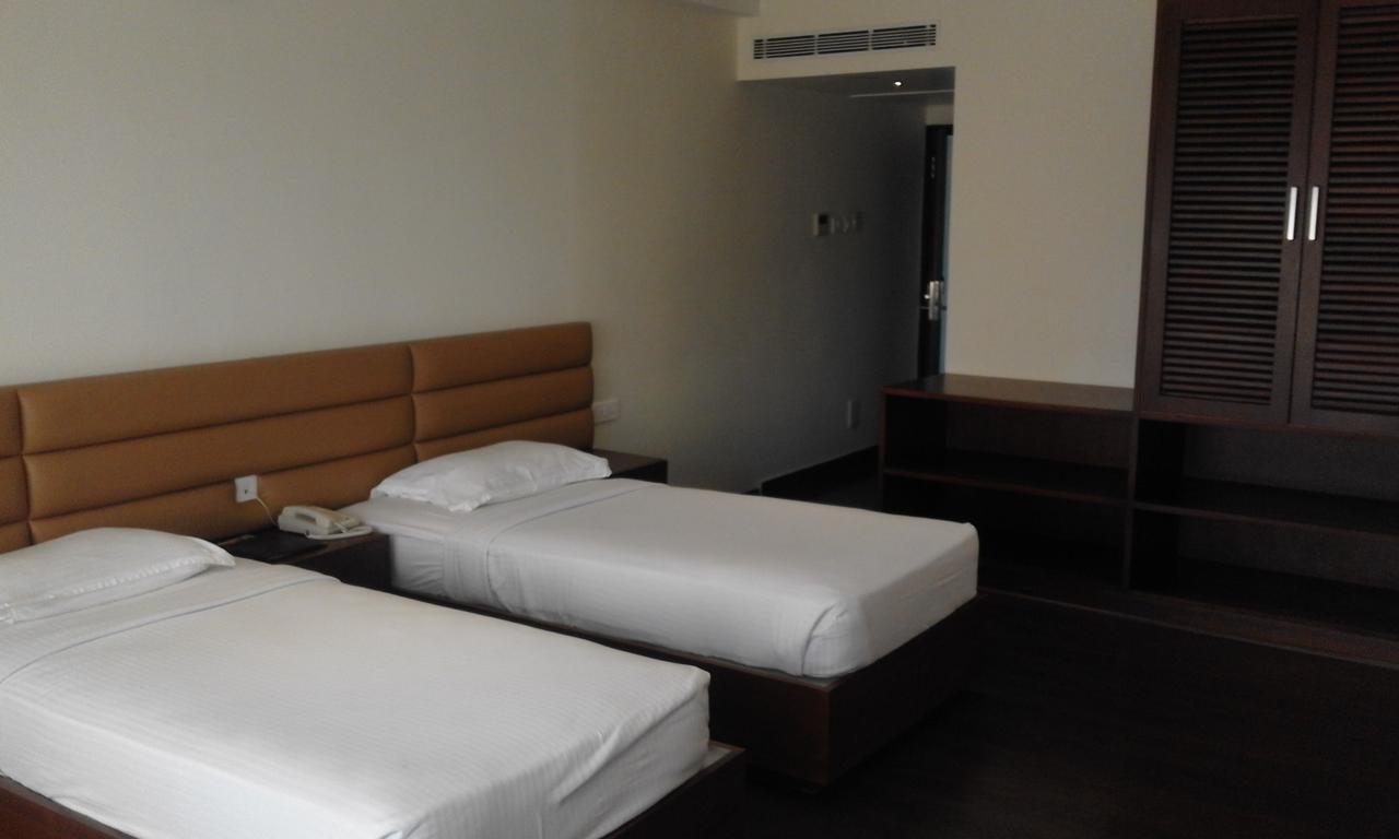 ホテル Malabar Residency カンヌール エクステリア 写真