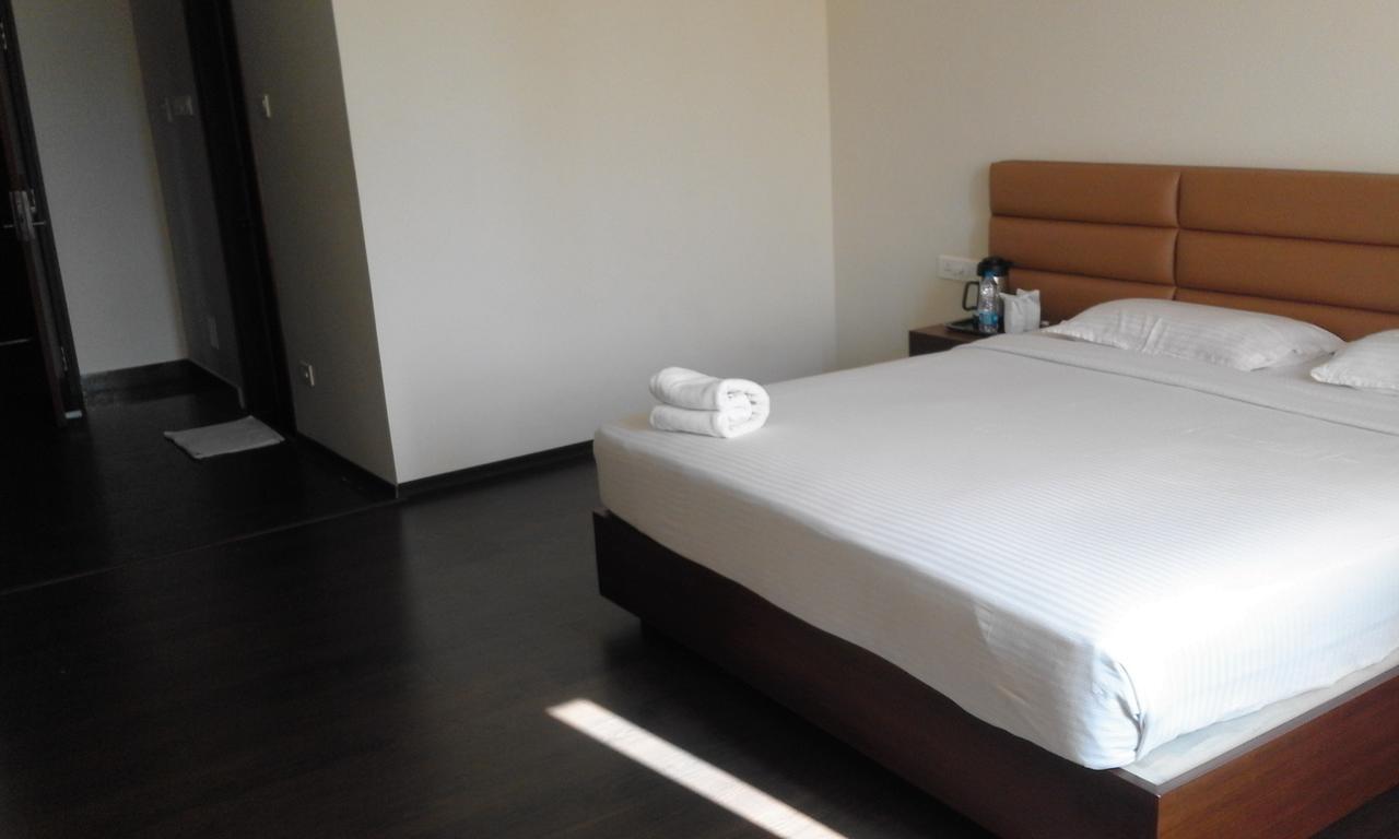 ホテル Malabar Residency カンヌール エクステリア 写真