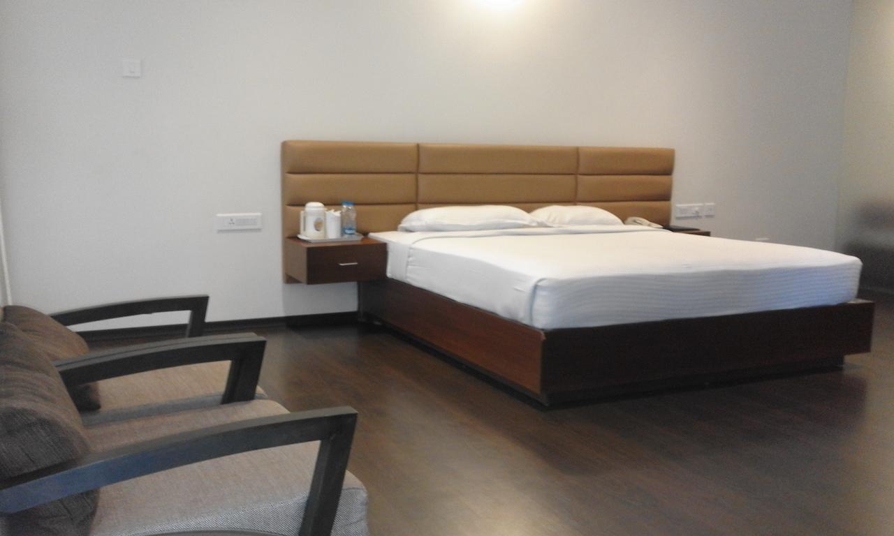 ホテル Malabar Residency カンヌール エクステリア 写真
