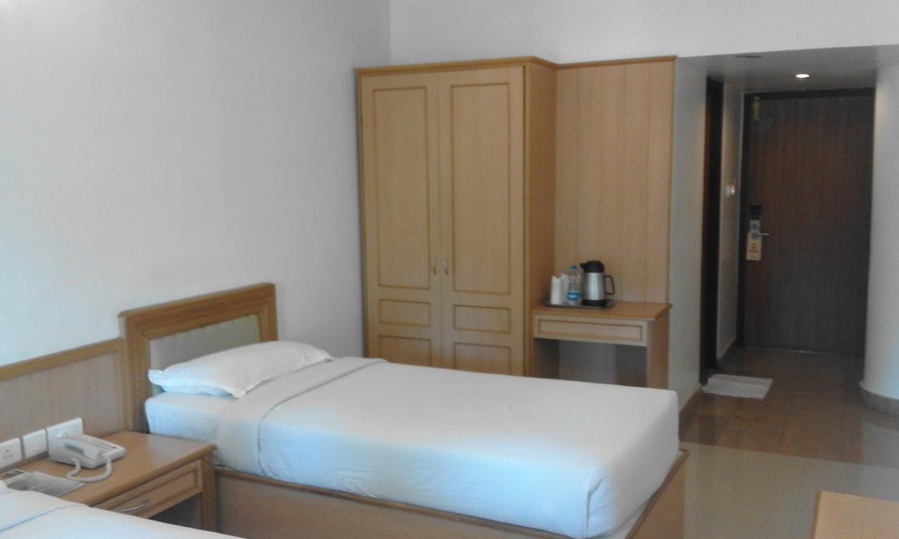 ホテル Malabar Residency カンヌール エクステリア 写真