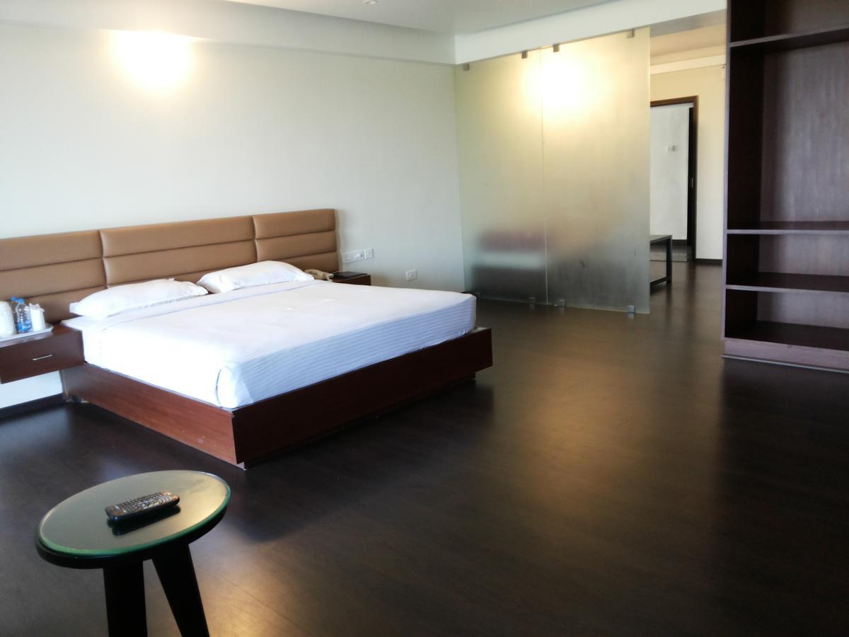 ホテル Malabar Residency カンヌール エクステリア 写真
