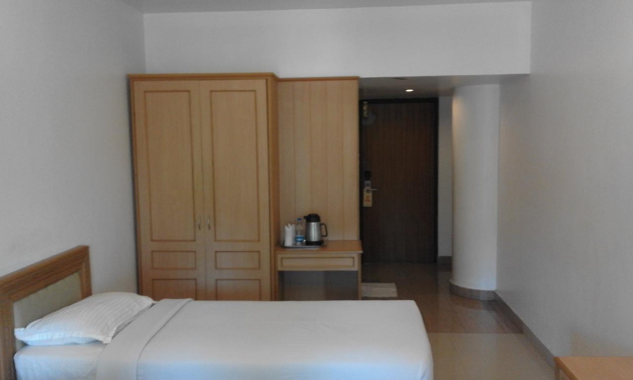 ホテル Malabar Residency カンヌール エクステリア 写真